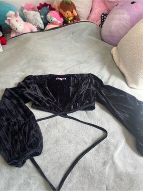 Urban Outfitters Black Velvet Tie Balloon Arm Going Out Top Size Small
